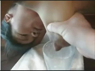 மாடல் சோபியா லியோன் ஒரு ஊதுபத்தி கொடுக்கிறார் மற்றும் ஒரு கடினமான ஃபக் பெறுகிறார்