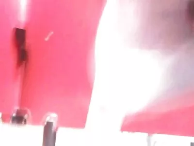 இனிமையான பெண்கள் தங்கள் அழகான ரூம்மேட்டைப் புணர்கிறார்கள்