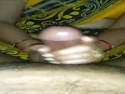 ஸ்கார்லெட் சேஜ் மற்றும் கிறிஸ்டன் ஸ்காட் ஆகியோர் வெப்கேம் மூலம் வேடிக்கை பார்க்கிறார்கள்