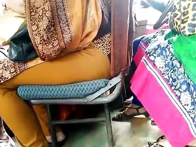 அதிர்ச்சியூட்டும் குழந்தை ரெய்ஸ்லின் மிகவும் ஆழ்ந்து, முகமலர்ச்சி அடைந்தார்