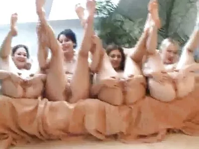 ஜூசி ஹோ நடாஷா நைஸ் பல்வேறு நிலைகளில் சோடோமைஸ் ஆகிறார்
